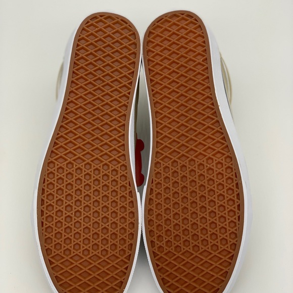 Old SKOOL - Picture 7 of 10